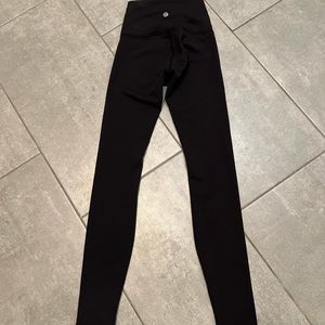 Black Lululemon Wunder Train high rise leggings size 0